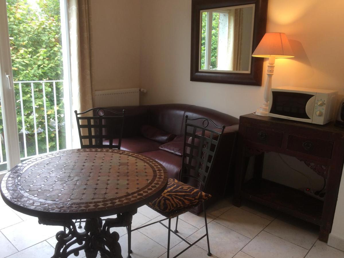 Residence Hoteliere La Marine Combleux Buitenkant foto