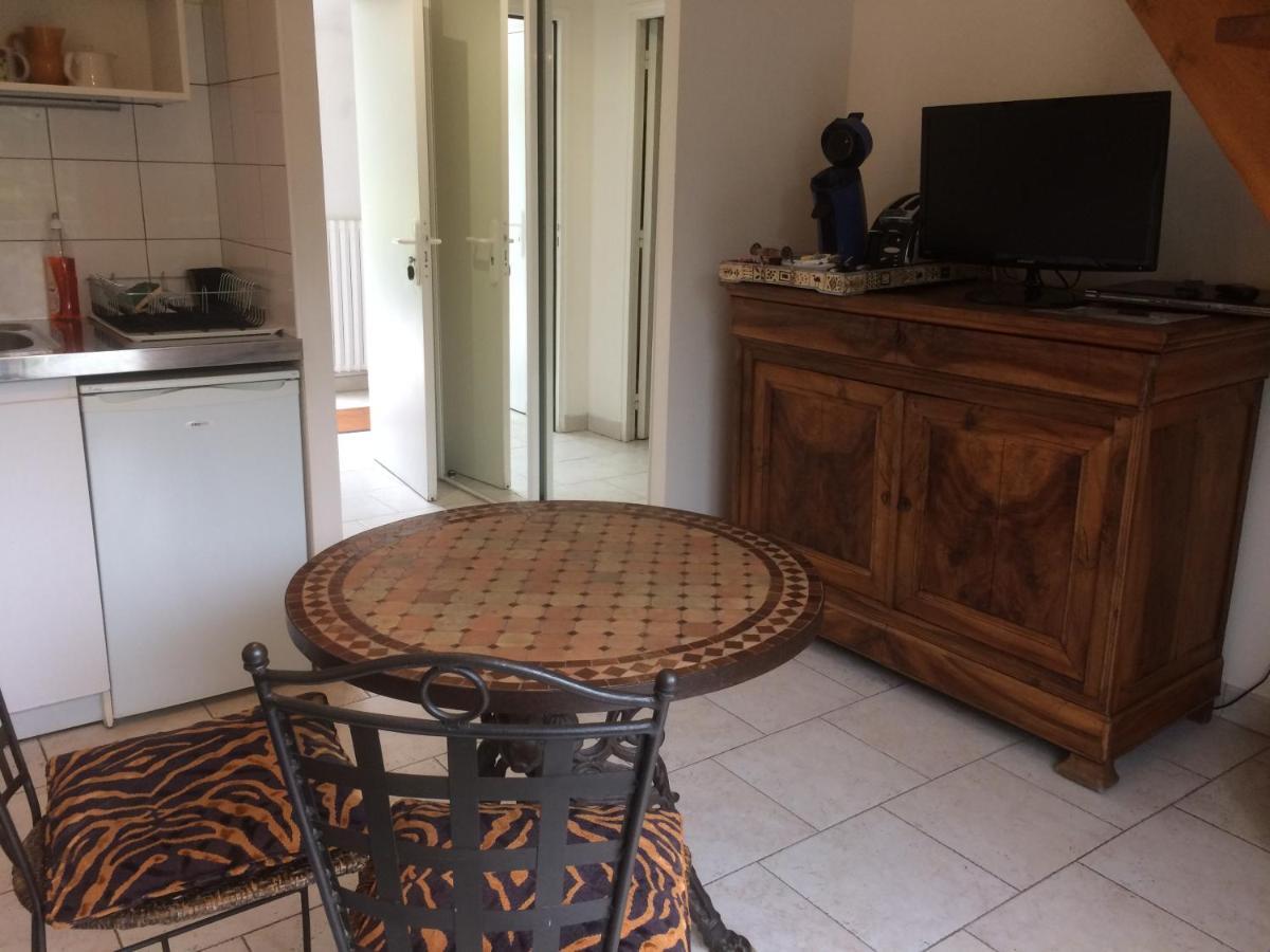 Residence Hoteliere La Marine Combleux Buitenkant foto