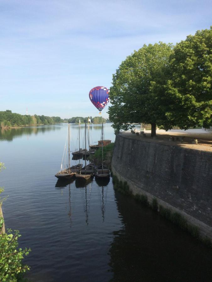 Residence Hoteliere La Marine Combleux Buitenkant foto